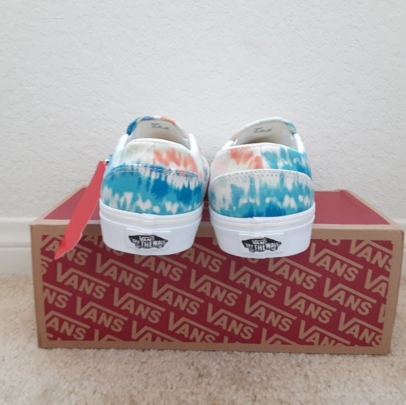 Vans - Picture 3 of 4